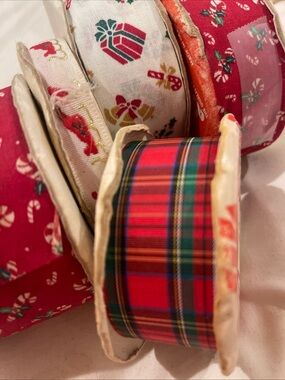 LOT OF 5 VINTAGE CHRISTMAS 25 Yard EA Fabric Ribbons-Plaid, Sleigh, Candy Cane +